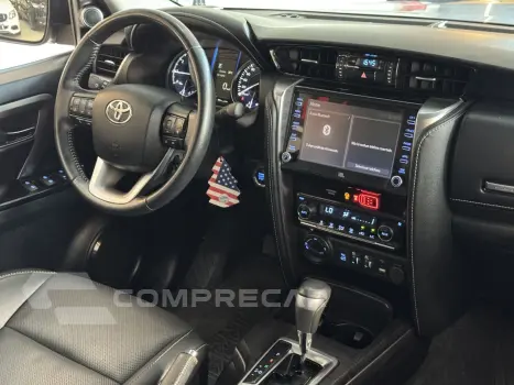 Hilux SW4 2.8 16V 4P SRX 4X4 7 LUGARES TURBO DIESEL AUTOMÁTI