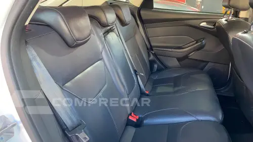 FORD FOCUS 2.0 TITANIUM HATCH 16V