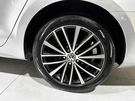 JETTA 2.0 COMFORTLINE FLEX 4P TIPTRONIC