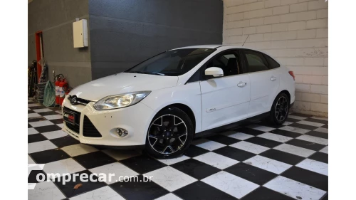 FORD FOCUS SEDAN - 2.0 TITANIUM SEDAN 16V 4P AUTOMÁTICO 4 portas