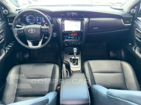HILUX SW4 2.8 D-4d Turbo SRX 7L 4X4