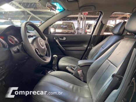 MEGANE SEDAN DYNAMIQUE 1.6 16V 4P