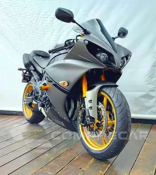 YAMAHA YZF R1