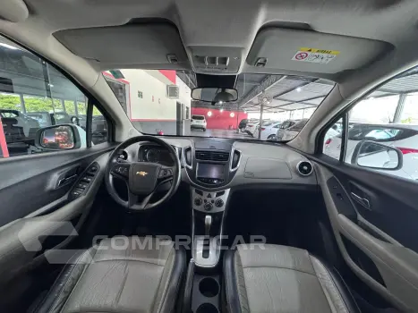 Tracker 1.8 LTZ com teto solar