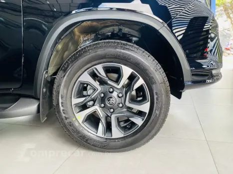 HILUX SW4 2.8 D-4D TURBO DIESEL SRX PLATINUM 7L 4X4 AUTOMÁTI