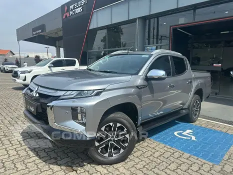 Mitsubishi L200 TRITON 2.4 16V Turbo Sport Hpe-s CD 4X4 4 portas