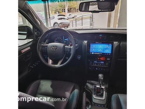 HILUX SW4 2.8 D-4D TURBO DIESEL SRX PLATINUM 7L 4X4 AUTOMÁTI