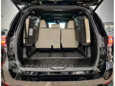 HILUX SW4 2.8 D-4D TURBO DIESEL DIAMOND 7L 4X4 AUTOMÁTICO