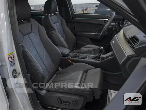 Q3 2.0 40 TFSI Performance Black Quattro