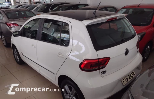 Volkswagen FOX 1.6 MI Highline 8V 4 portas