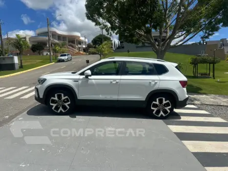 TAOS 1.4 250 TSI TOTAL FLEX HIGHLINE AUTOMÁTICO