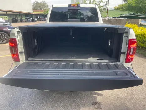 RAM 6.7 3500 Laramie Longhorn 4X4 CD 6 Cilindros Turbo