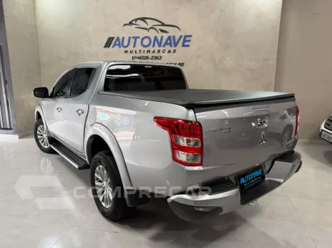 L 200 Triton 2.4 16V SPORT HPE 4X4 CABINE DUPLA TURBO DIESEL