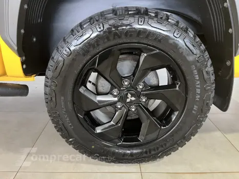 TRITON 2.4 Biturbo CD Savana 4X4