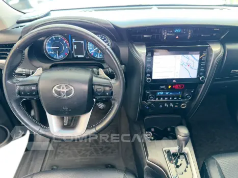 HILUX SW4 2.8 D-4d Turbo SRX 7L 4X4