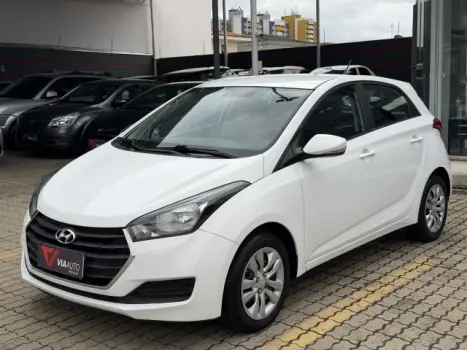 Hyundai HB20 - 1.0 COMFORT PLUS 12V 4P MANUAL 4 portas