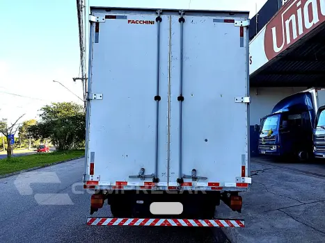 Delivery 8.160 + Baú Facchini