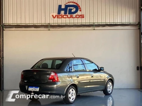 CORSA SEDAN PREMIUM