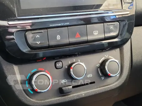 Kwid KWID OUTSIDER 1.0 Flex 12V 5p Mec.