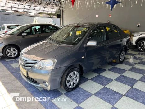 Toyota ETIOS 1.5 XS Sedan 16V 4 portas