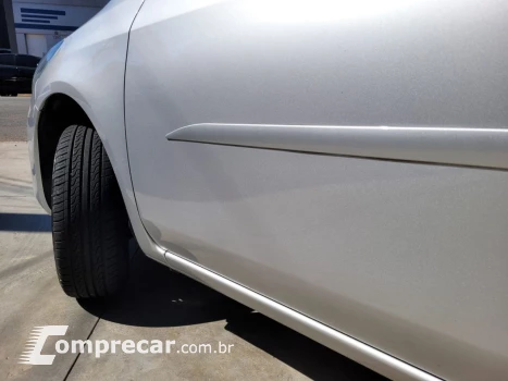 VERSA 1.0 12V FlexStart 4p Mec.
