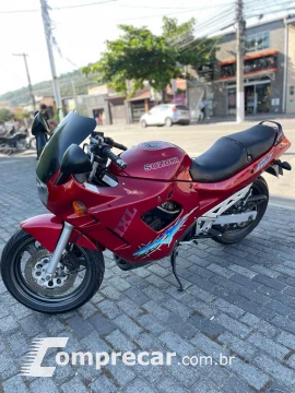 SUZUKI GSX 750F