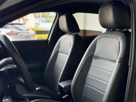 Nivus 1.0 4P FLEX 200 TSI HIGHLINE TURBO AUTOMÁTICO