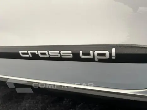 UP! CROSS 1.0 TSI TOTAL FLEX MEC. 4P