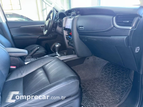 Hilux SW4 SRX 2.8