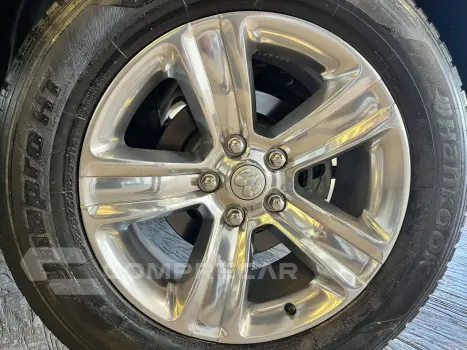 Classic 5.7 V8 32V 4P HEMI LARAMIE AUTOMÁTICO