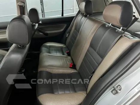 GOLF - 1.6 MI SPORTLINE 8V 4P MANUAL