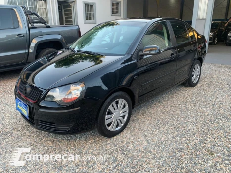 Volkswagen Polo Sedan 1.6 4P FLEX 4 portas