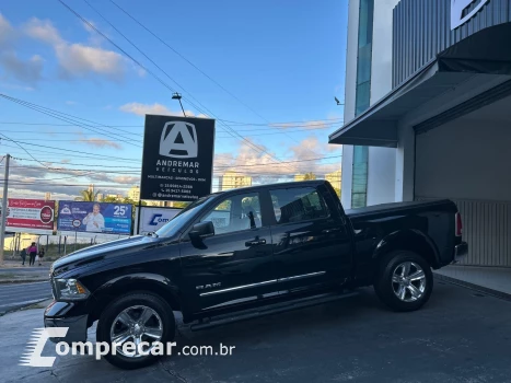 RAM Classic 5.7 V8 Gasolina Laramie Cd 4X4 Automático 4 portas