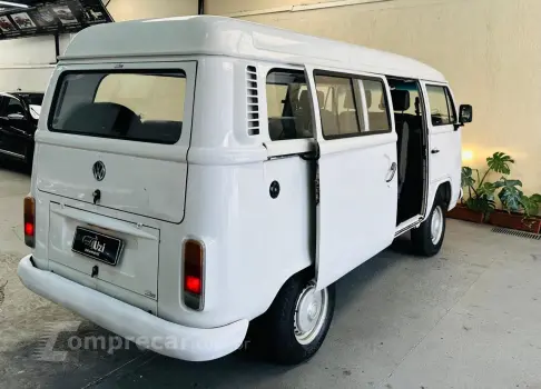KOMBI 1.6 MI STD Lotação 8V