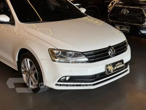 JETTA 2.0 TSI HIGHLINE 211CV GASOLINA 4P TIPTRONIC
