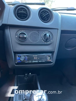 CELTA 1.0 MPFI Life 8V