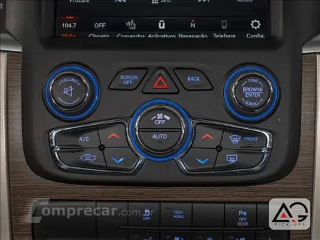 CLASSIC 5.7 V8 Laramie Night Edition CD 4X4