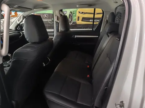 HILUX 2.8 D-4D TURBO DIESEL CD SRX 4X4 AUTOMÁTICO