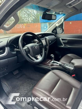 HILUX SW4 2.8 SRX 4X4 7 Lugares 16V Turbo Intercooler