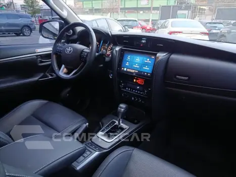HILUX SW4 2.8 D-4D TURBO DIESEL SRX PLATINUM 4X4