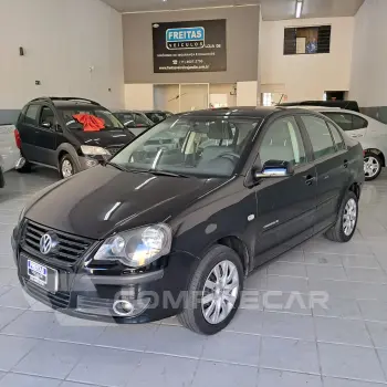 Volkswagen Polo Sedan 1.6 Mi Total Flex 8V 4p 4 portas