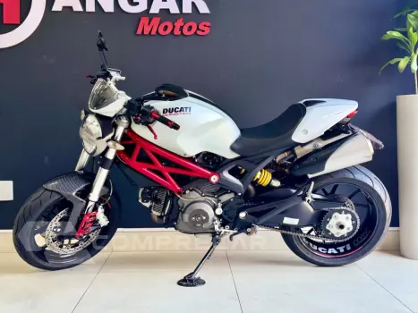 MONSTER 796