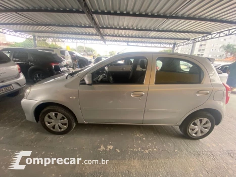 Toyota ETIOS X 1.3 Flex 16V 5p Mec. 4 portas
