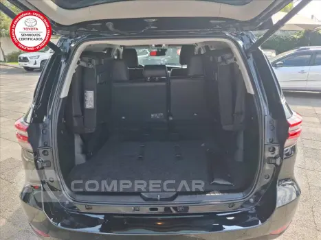 HILUX SW4 2.8 D-4D TURBO DIESEL SRX 7L 4X4 AUTOMÁ