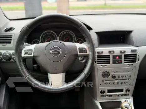 VECTRA 2.0 MPFI ELEGANCE 8V 140CV FLEX 4P MANUAL
