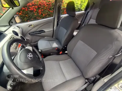 ETIOS 1.3 XS 16V FLEX 4P MANUAL