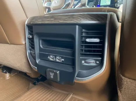 2500 6.7 I6 Turbo Laramie CD 4X4