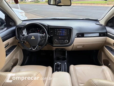 OUTLANDER 2.2 MIVEC DI-D DIESEL HPE-S AWD AUTOMÁTICO