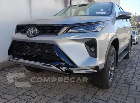 HILUX SW4 2.8 D-4D TURBO DIESEL SRX PLATINUM 7L 4