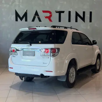 Hilux SW4 SRV D4-D 4x4 3.0 TDI Dies. Aut